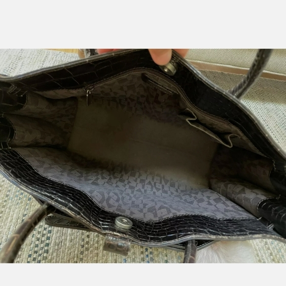 🥳HP🥳Furla Brown Large Leather Tote & Furla Charm - Picture 7 of 13